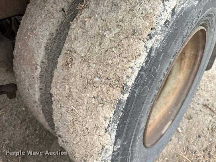 image for item KX9087 2005 Pinson  feed delivery trailer