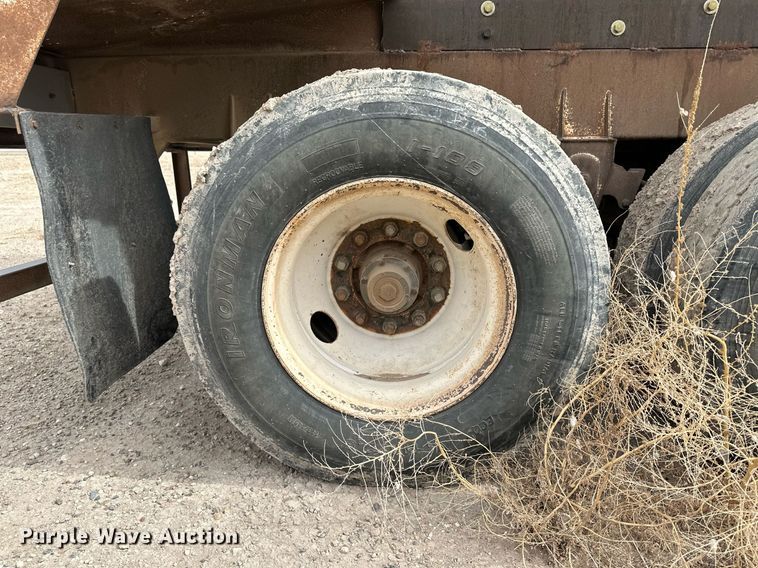 image for item KX9087 2005 Pinson  feed delivery trailer