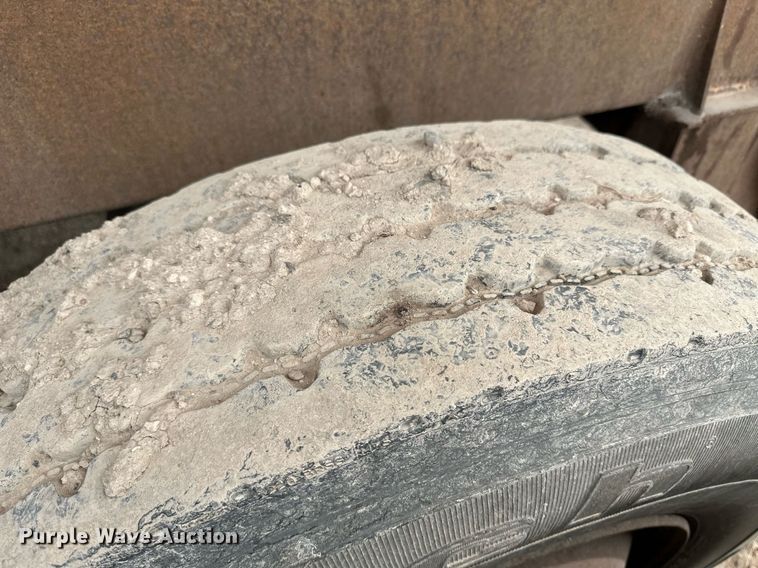 image for item KX9087 2005 Pinson  feed delivery trailer