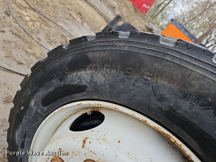 image for item LE9329 Steerable pusher axle