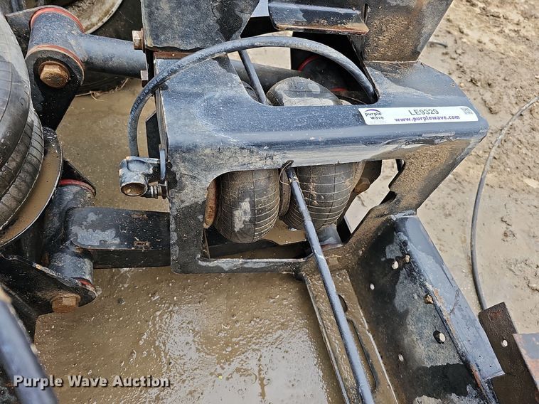 image for item LE9329 Steerable pusher axle