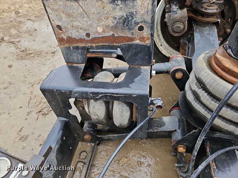 image for item LE9329 Steerable pusher axle