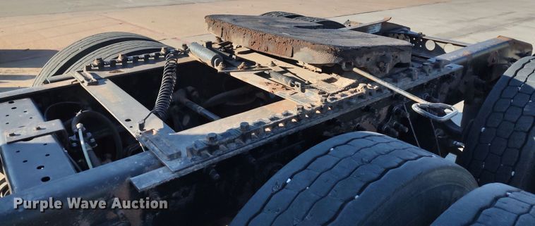 image for item LF9538 2007 International 8600  semi truck