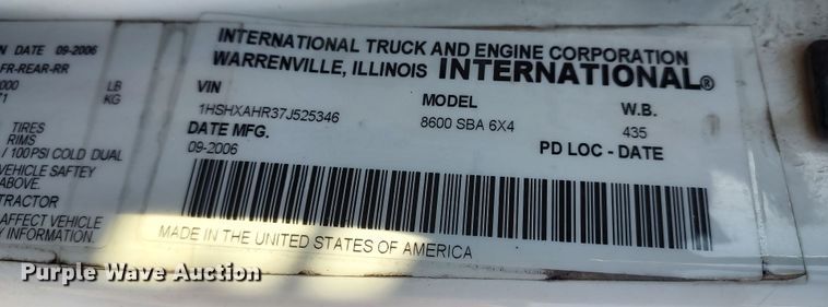 image for item LF9538 2007 International 8600  semi truck