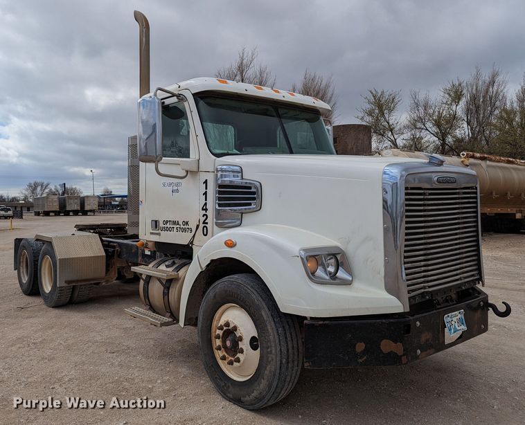 image for item LF9776 2013 Freightliner Coronado  semi truck