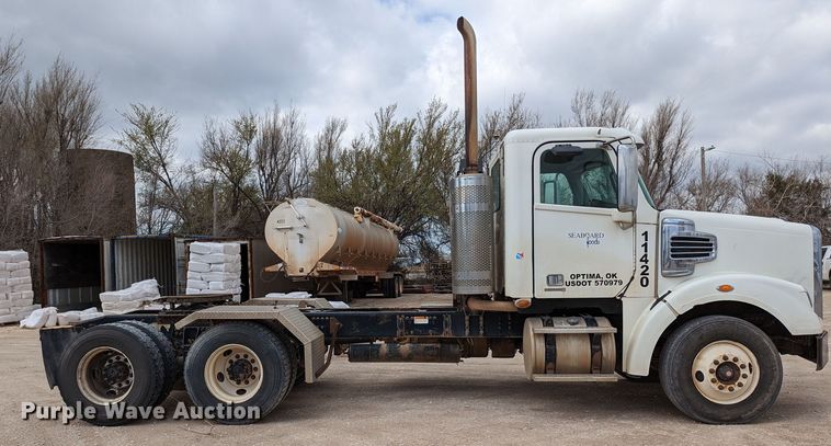 image for item LF9776 2013 Freightliner Coronado  semi truck