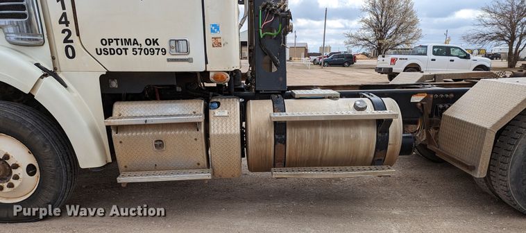 image for item LF9776 2013 Freightliner Coronado  semi truck