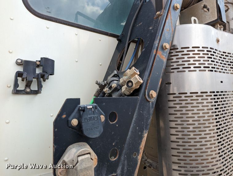 image for item LF9776 2013 Freightliner Coronado  semi truck