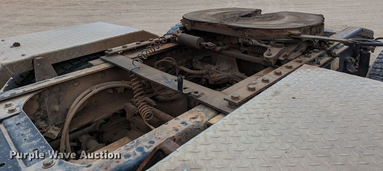 image for item LF9776 2013 Freightliner Coronado  semi truck