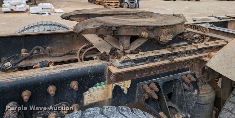 image for item LF9776 2013 Freightliner Coronado  semi truck