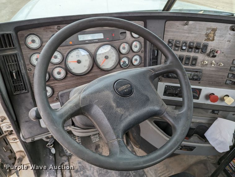 image for item LF9776 2013 Freightliner Coronado  semi truck