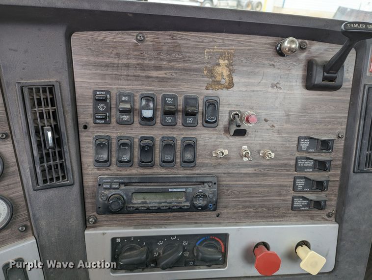 image for item LF9776 2013 Freightliner Coronado  semi truck