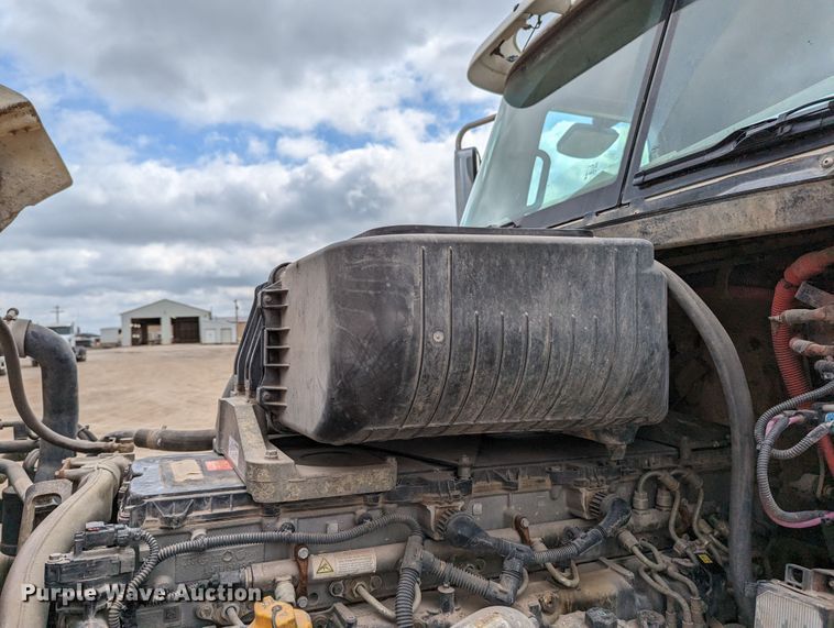 image for item LF9776 2013 Freightliner Coronado  semi truck