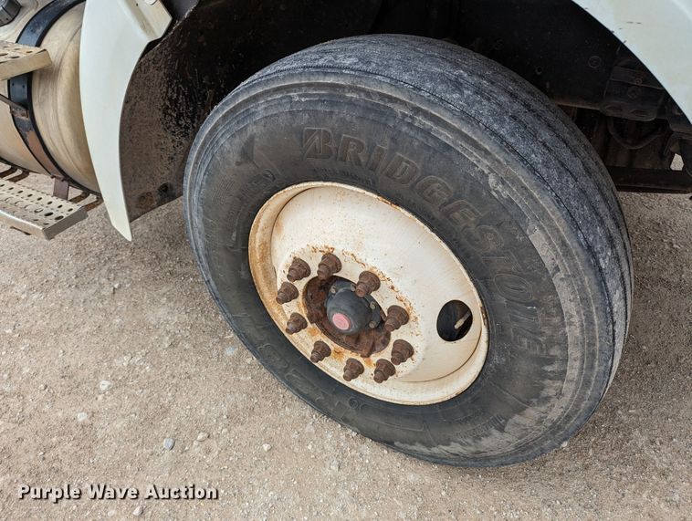 image for item LF9776 2013 Freightliner Coronado  semi truck