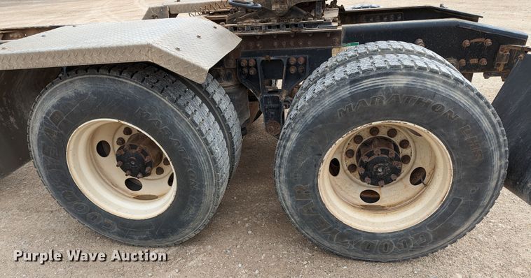 image for item LF9776 2013 Freightliner Coronado  semi truck