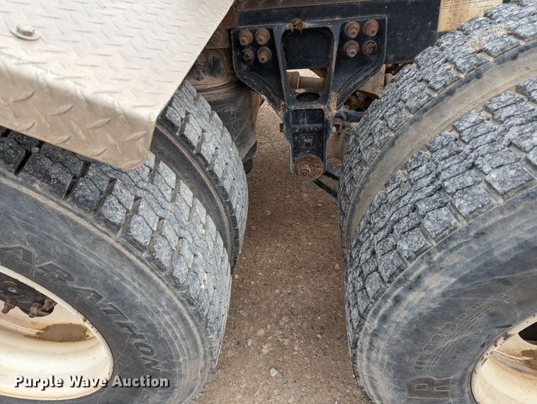 image for item LF9776 2013 Freightliner Coronado  semi truck