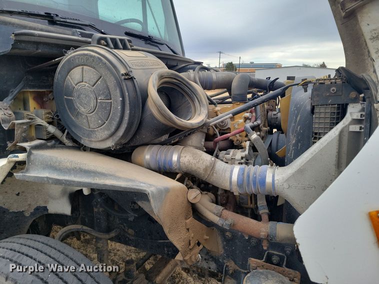 image for item LG9400 2004 Freightliner  flatbed truck