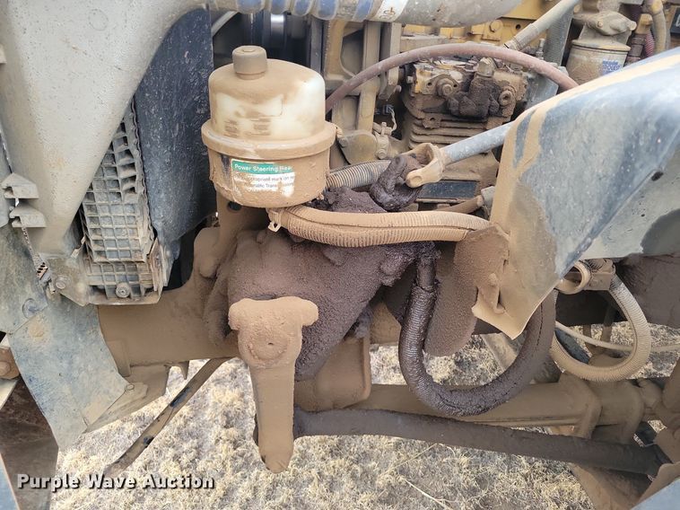 image for item LG9400 2004 Freightliner  flatbed truck