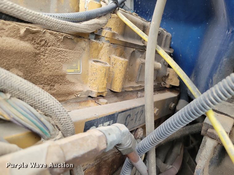 image for item LG9400 2004 Freightliner  flatbed truck