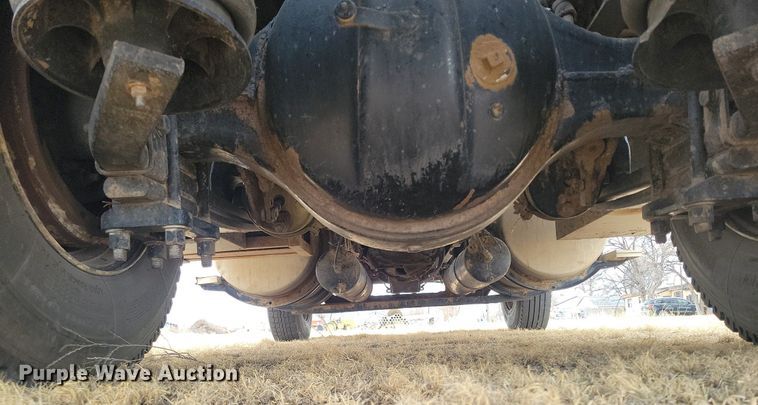 image for item LG9400 2004 Freightliner  flatbed truck