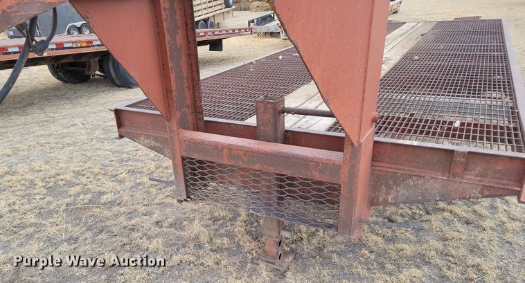 image for item LG9401 Equipment trailer