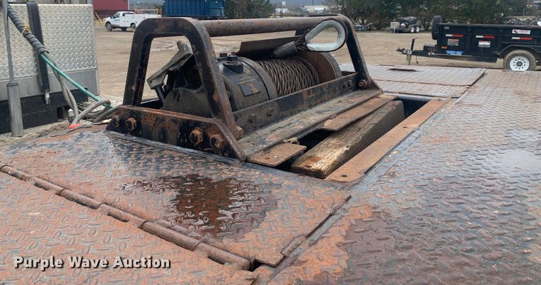 image for item LI9157 2005 Trail King TK70HT-482  drop deck trailer