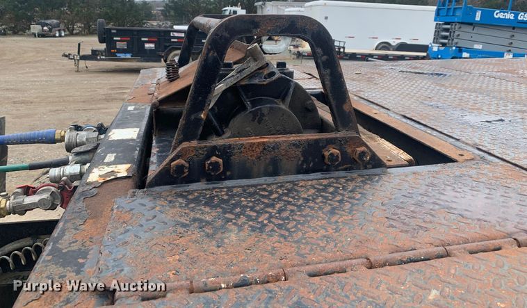 image for item LI9157 2005 Trail King TK70HT-482  drop deck trailer