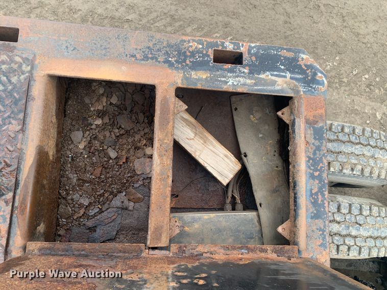 image for item LI9157 2005 Trail King TK70HT-482  drop deck trailer