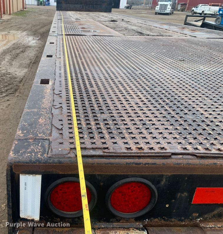 image for item LI9157 2005 Trail King TK70HT-482  drop deck trailer