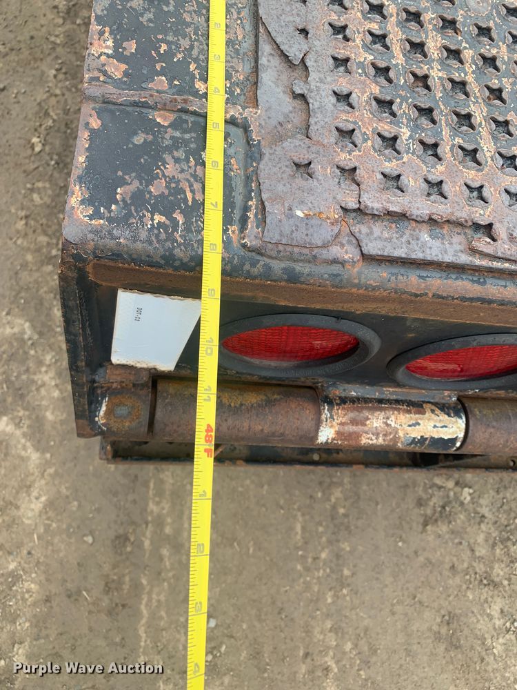 image for item LI9157 2005 Trail King TK70HT-482  drop deck trailer