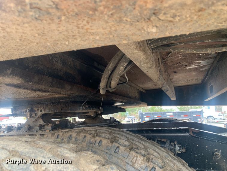 image for item LI9157 2005 Trail King TK70HT-482  drop deck trailer