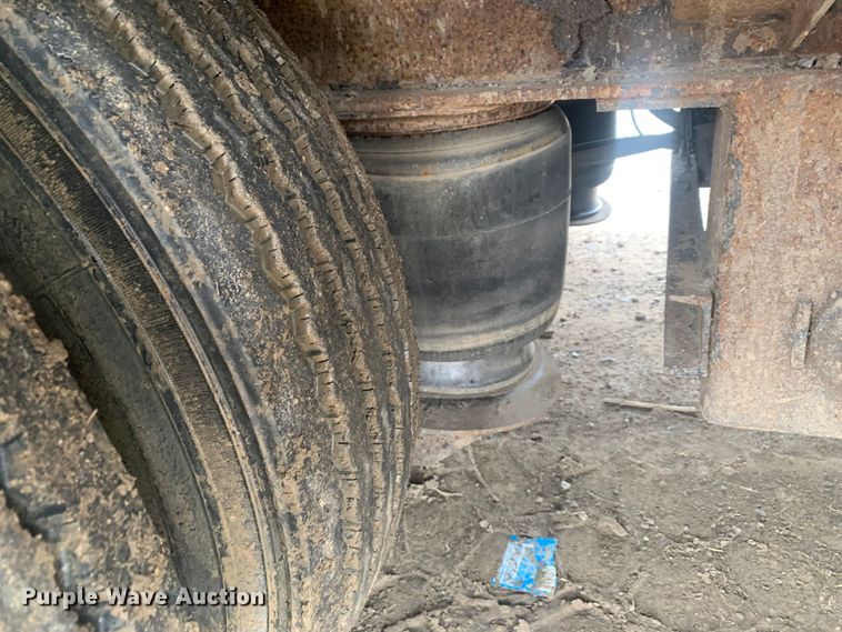 image for item LI9157 2005 Trail King TK70HT-482  drop deck trailer