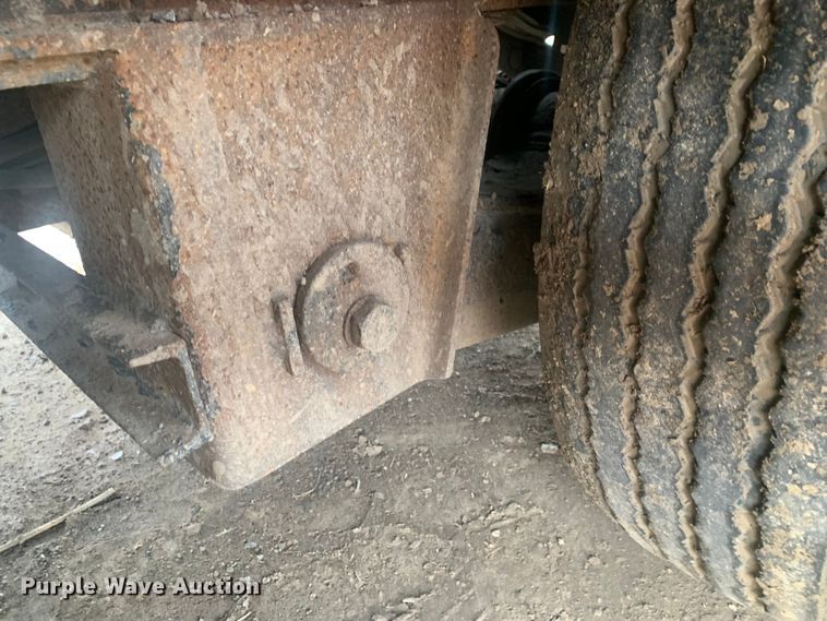 image for item LI9157 2005 Trail King TK70HT-482  drop deck trailer