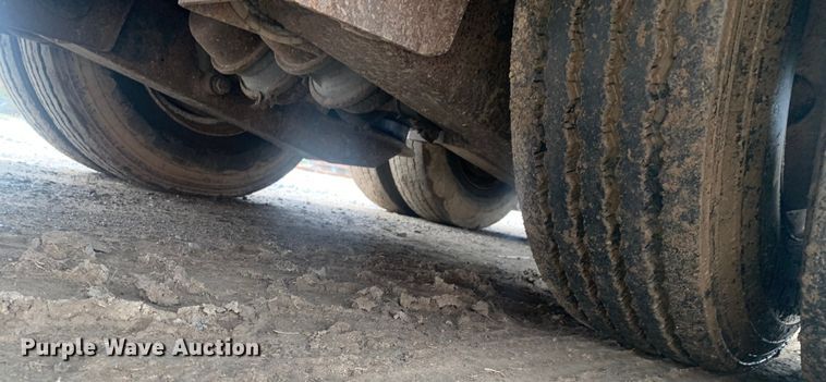 image for item LI9157 2005 Trail King TK70HT-482  drop deck trailer