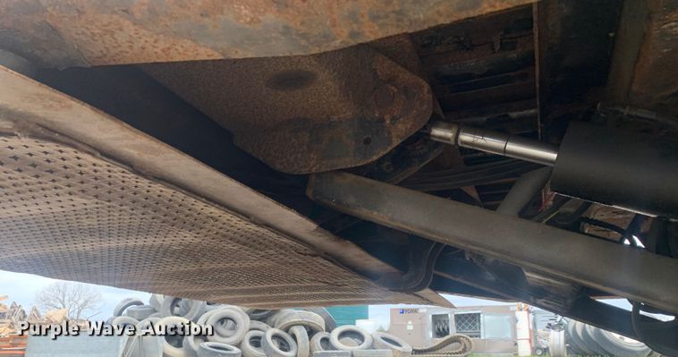 image for item LI9157 2005 Trail King TK70HT-482  drop deck trailer