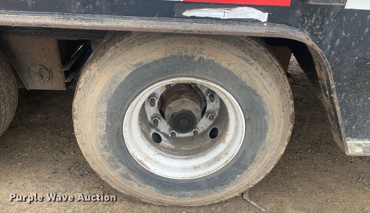 image for item LI9157 2005 Trail King TK70HT-482  drop deck trailer