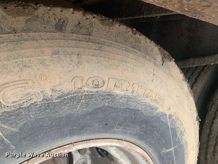 image for item LI9157 2005 Trail King TK70HT-482  drop deck trailer