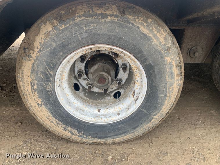 image for item LI9157 2005 Trail King TK70HT-482  drop deck trailer