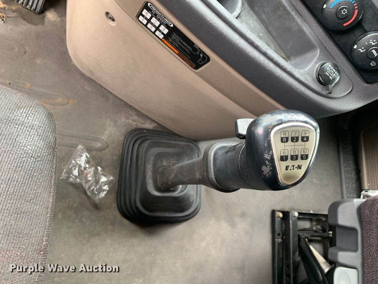 image for item LI9161 2016 Freightliner Cascadia  semi truck