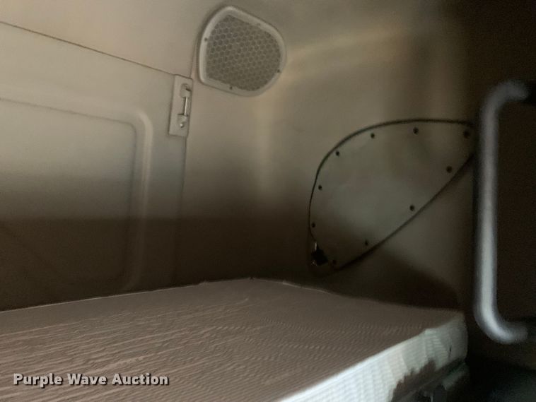 image for item LI9161 2016 Freightliner Cascadia  semi truck