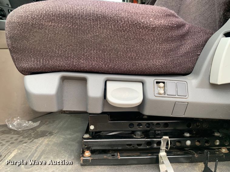 image for item LI9161 2016 Freightliner Cascadia  semi truck