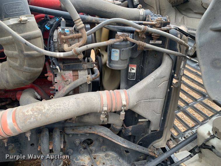 image for item LI9161 2016 Freightliner Cascadia  semi truck