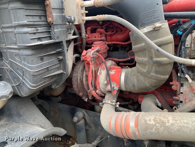 image for item LI9161 2016 Freightliner Cascadia  semi truck