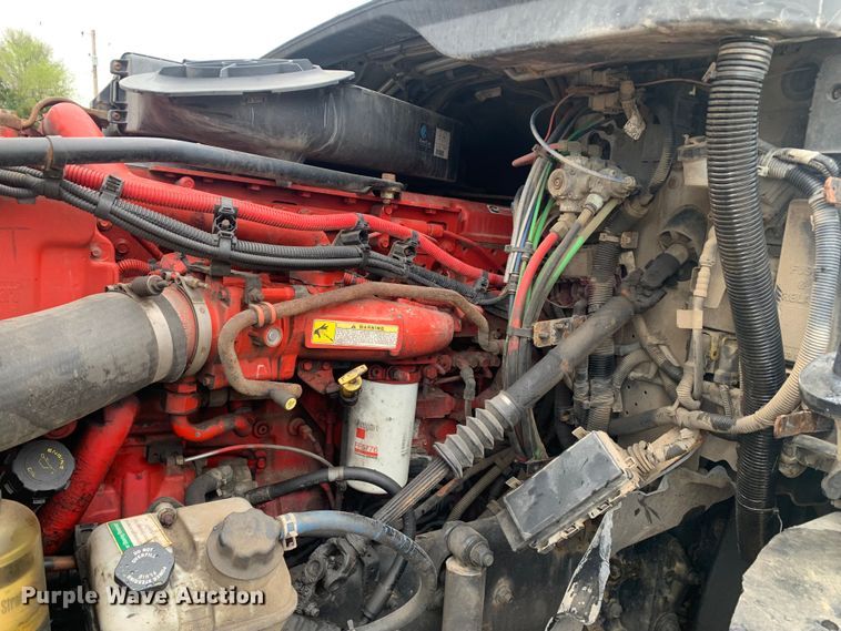 image for item LI9161 2016 Freightliner Cascadia  semi truck