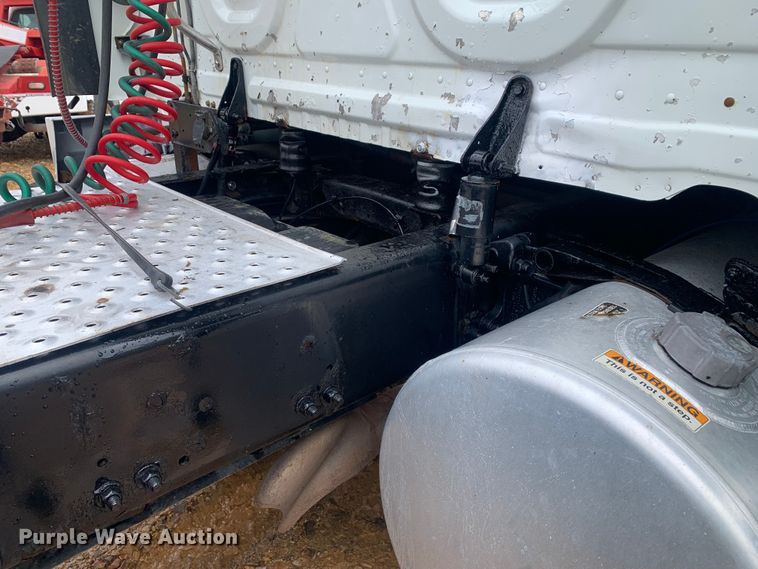 image for item LI9161 2016 Freightliner Cascadia  semi truck