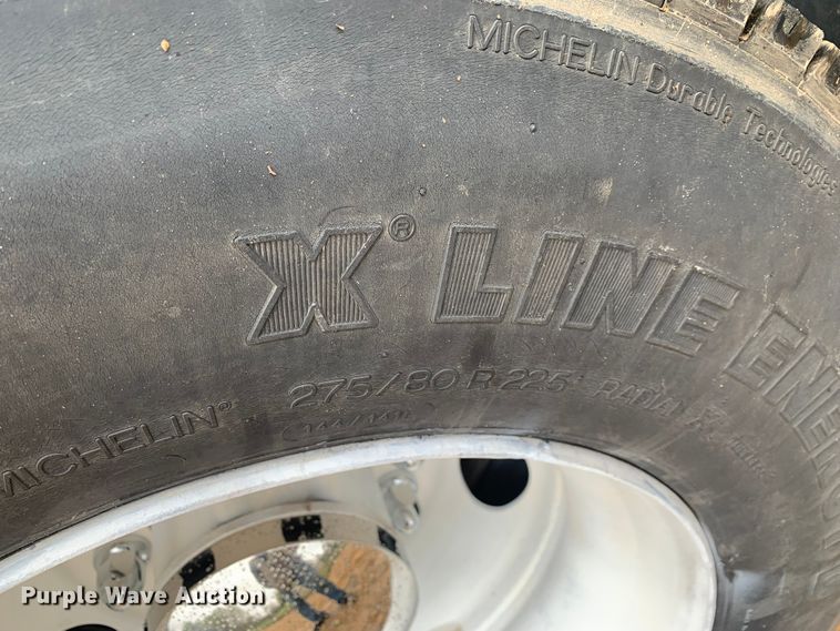 image for item LI9161 2016 Freightliner Cascadia  semi truck