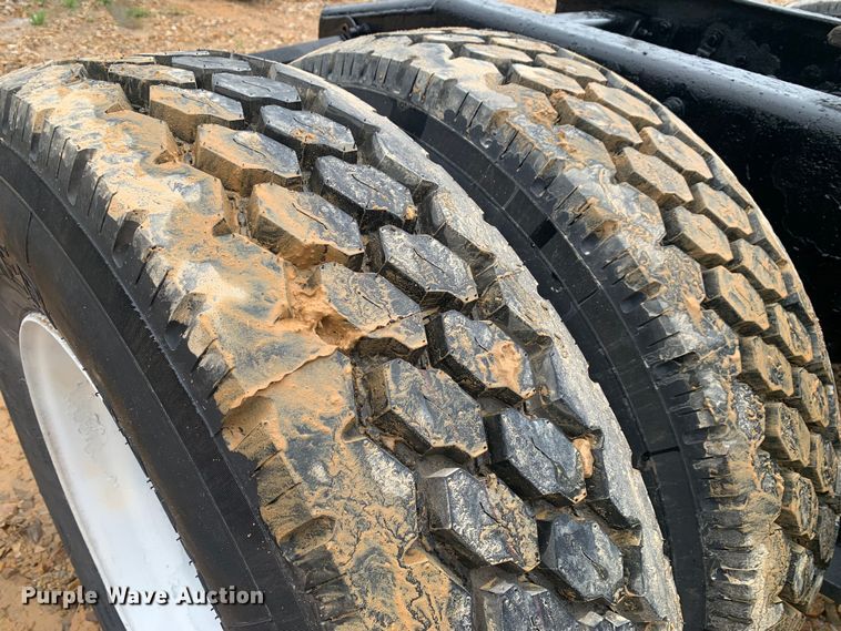 image for item LI9161 2016 Freightliner Cascadia  semi truck