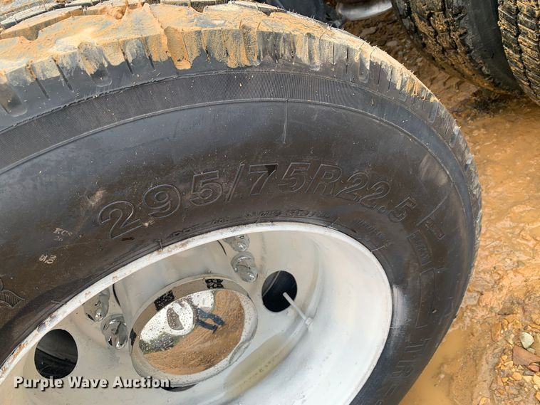 image for item LI9161 2016 Freightliner Cascadia  semi truck