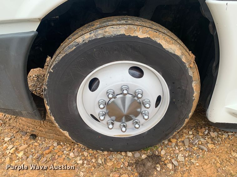 image for item LI9161 2016 Freightliner Cascadia  semi truck