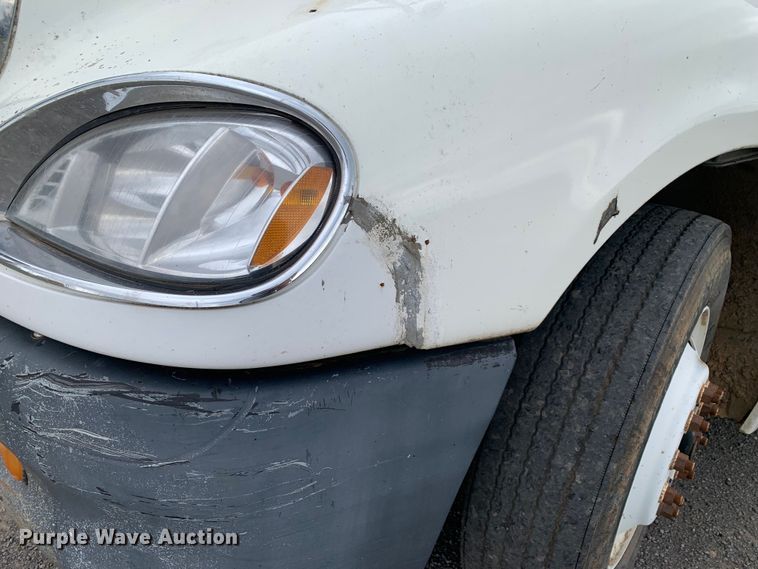 image for item LI9218 2006 Freightliner Columbia  semi truck